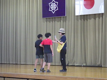 日新小